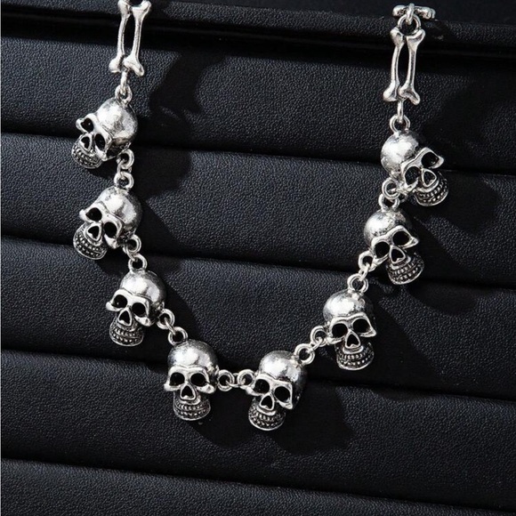 Skull Connected Choker Necklace - Picture 5 of 7